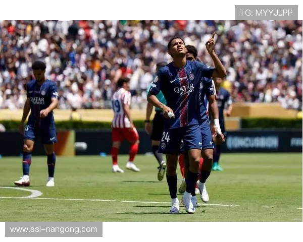 巴黎圣日耳曼半场2-0领先马赛，登贝莱梅开二度巴尔科拉中柱