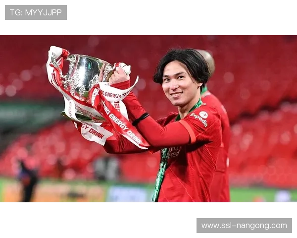 摩纳哥南野拓实左膝十字韧带断裂赛季报销，将错过2026世界杯